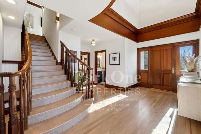 Building Photo - Short term, furnished possible for this magnificent home.