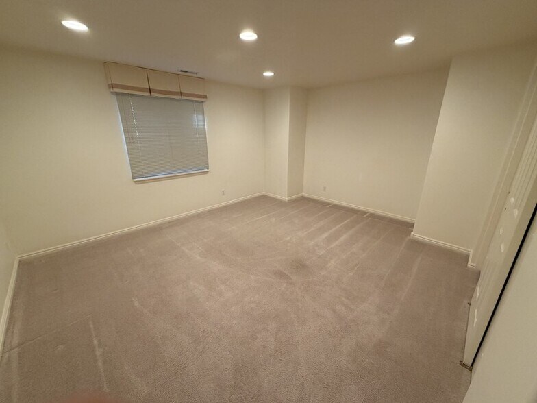 Building Photo - 14009 Old Dobbin Ln