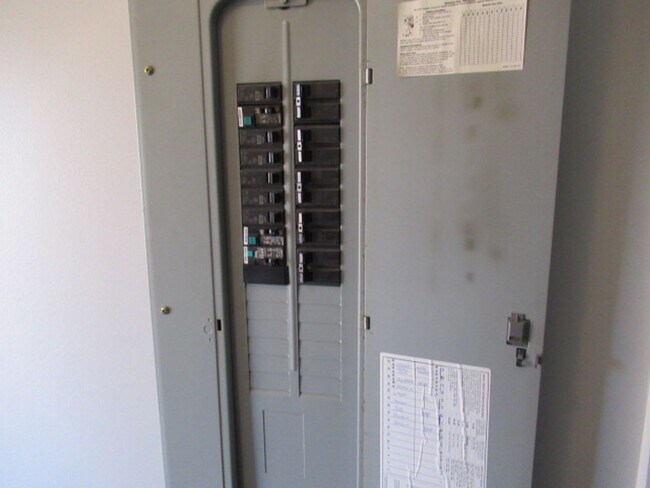 Building Photo - Burson Ave. 627C