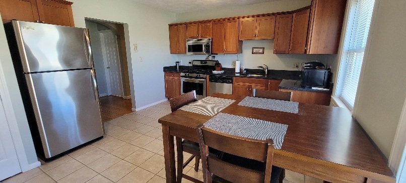 Building Photo - 60 Montvale St