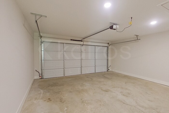 Building Photo - 114 Live Oak Dr