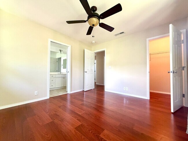 Building Photo - 75-654-654 Lalii Pl