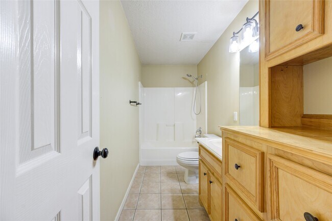 Building Photo - 9550 Thousand Oaks Loop