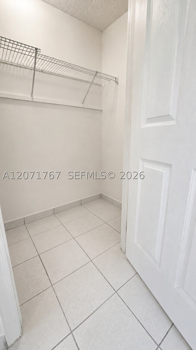Building Photo - 6605 W 26th Dr