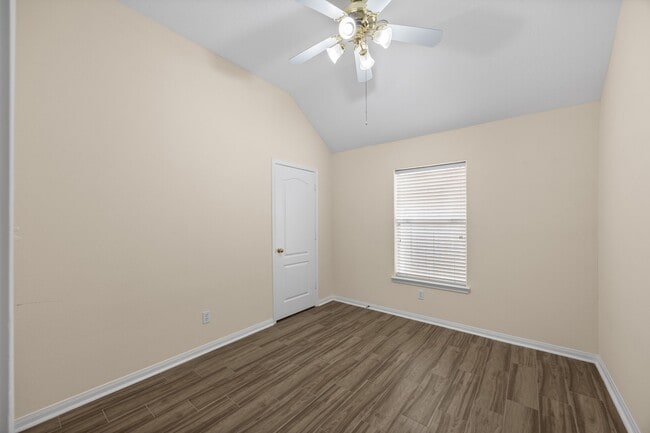 Building Photo - 623 S Marathon Way