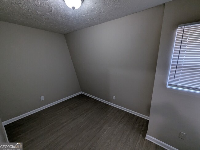Building Photo - 242 Rustwood Dr