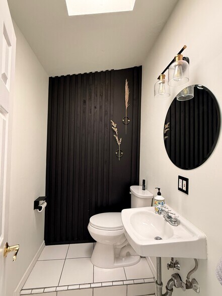 Powder Bathroom - 26247 Ocean View Ave