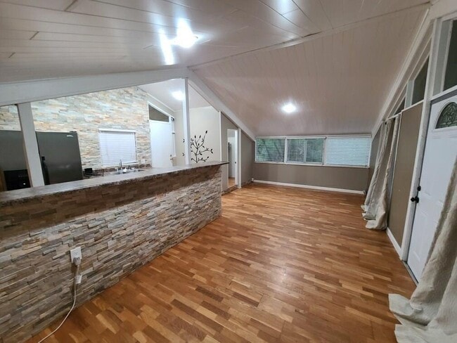 Building Photo - 227 Rockland Dr