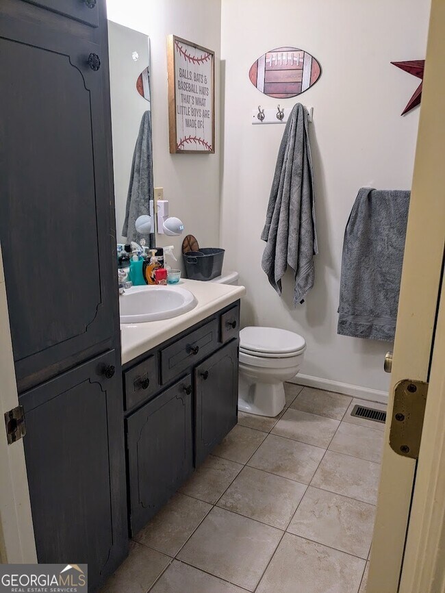 Building Photo - 1010 Cherokee Cir