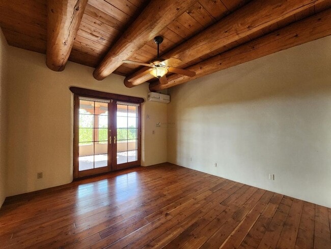 Building Photo - 4 Palentine Rd