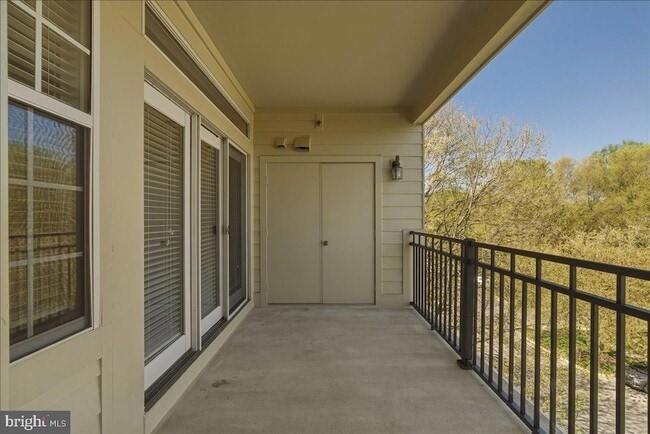 Building Photo - 1304F Garden Wall Cir