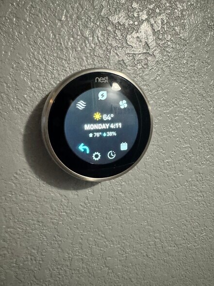 Building Photo - 14233 Escalera Dr