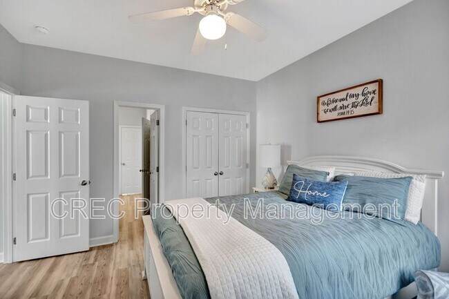 Building Photo - 147 Palm Cove Way