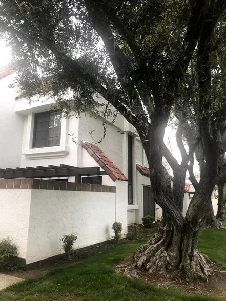 Quiet Neighborhood - 19920 Portal Plz