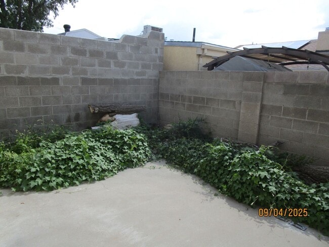 Building Photo - NE Heights 2bedroom 1000SF