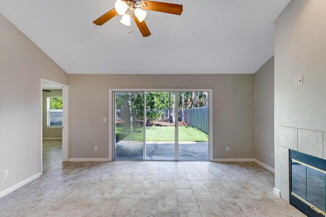 Building Photo - "Spacious 3-Bedroom Home with 2 Full Baths in the Heart of Palm Coast!"