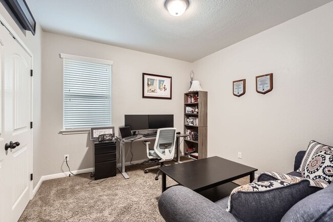 Building Photo - 5 Bedrooms and 3+ Living Spaces!