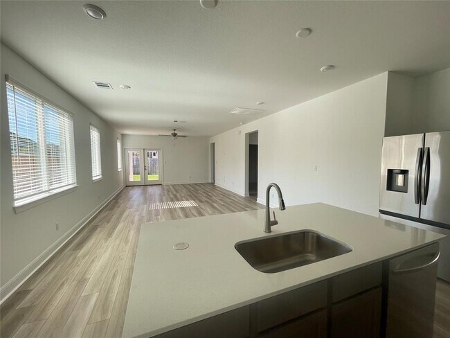 Building Photo - 544 Bauer Lp