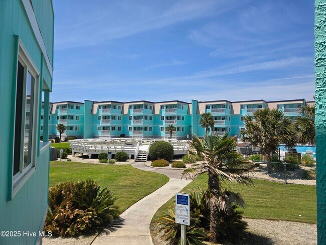 Building Photo - 301 Commerce Way