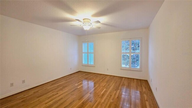 Building Photo - 381 1st Ave SW