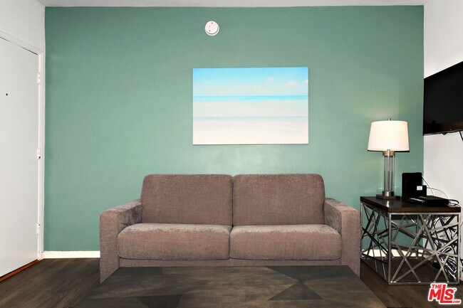 Building Photo - 3743 McLaughlin Ave