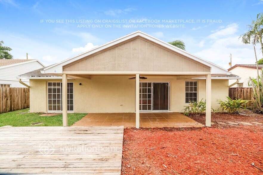 Building Photo - 6067 Ungerer St