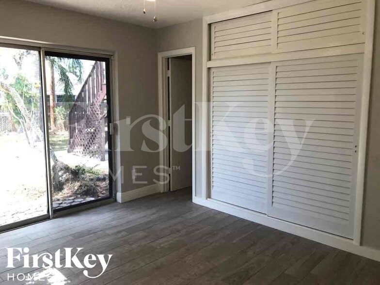 Building Photo - 4882 Pine Cone Ln