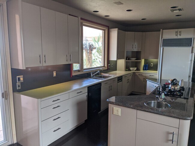 Building Photo - FINISTERRA GATED COMMUNITY RENTAL - VIEWS ...