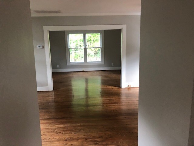 Building Photo - 621 Brooks Ave