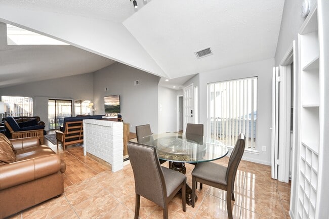 Building Photo - 11726 Lima Dr