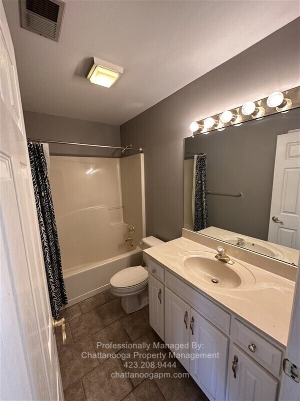 Building Photo - 7420 Hamilton Run Dr