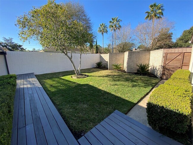 Building Photo - 8310 Spring Wind Dr