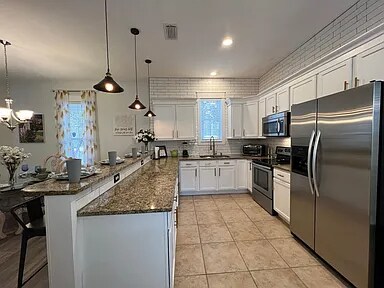 Building Photo - 112 E Wild Blueberry Way