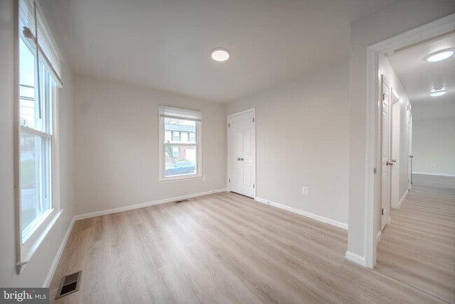 Building Photo - 11209 Caroline Ave