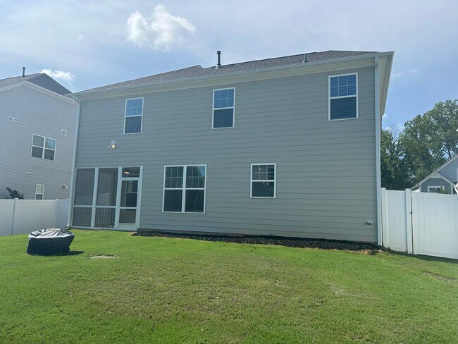 Building Photo - 3 Bed | 2.5 Bath House in Holly Springs