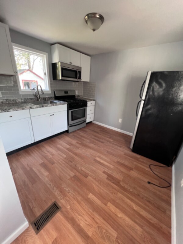 Building Photo - 7069 Belleville Rd