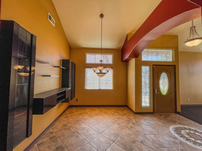 Building Photo - Beautiful 2-Story 3-bedroom home / Move in...