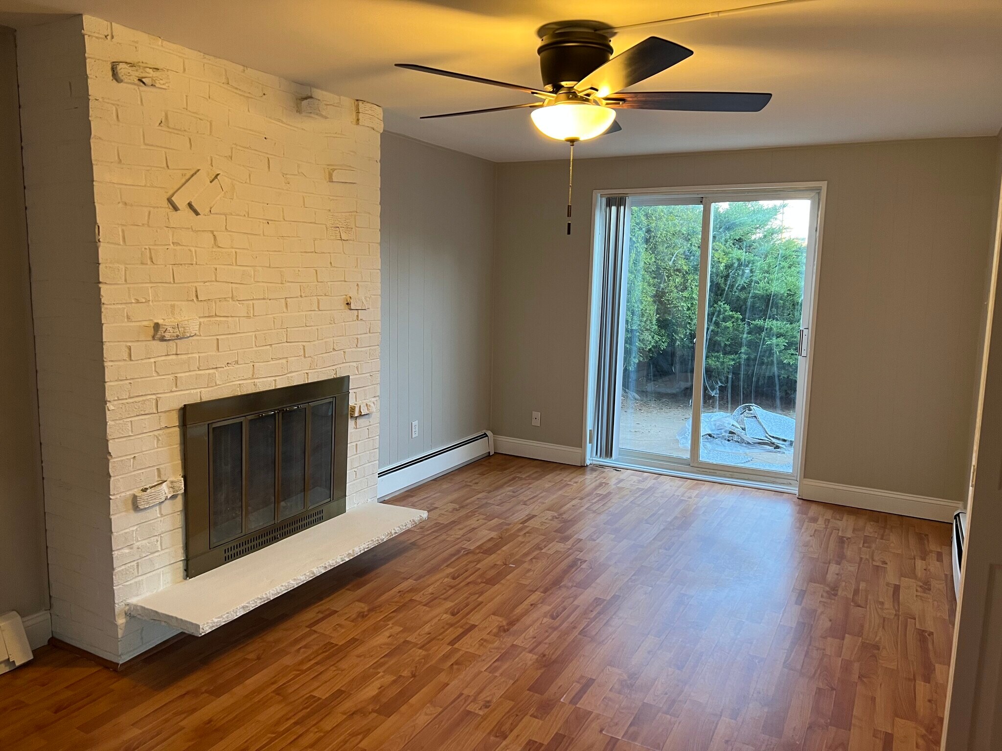 first floor bedroom - 2938 W 42nd Ave