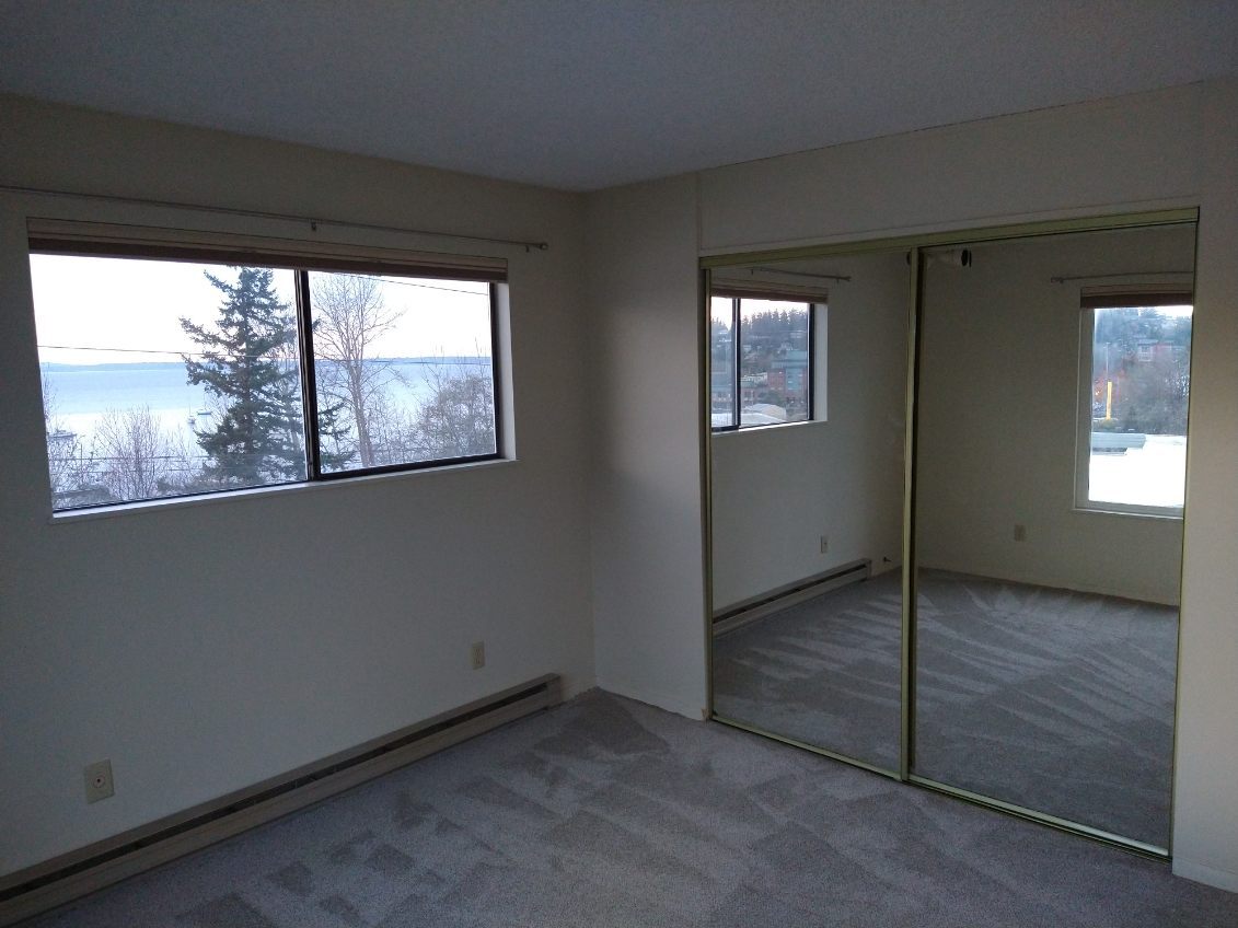 Front bedroom % mirror - 1014 11th St