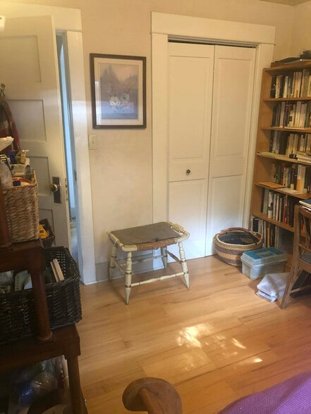 Building Photo - 819 W Figueroa St