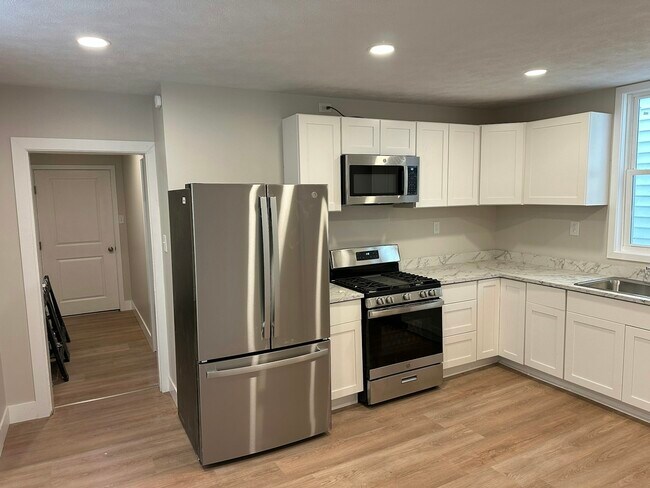 Building Photo - 523 Franklin Ave