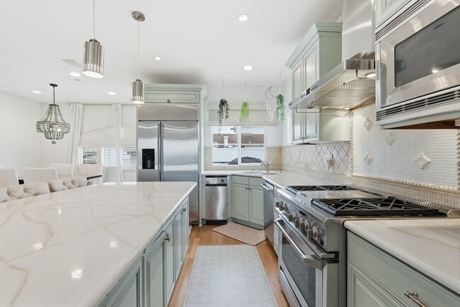 Building Photo - 424 N Broadway