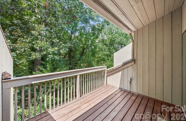 Building Photo - 222 Riverview Terrace