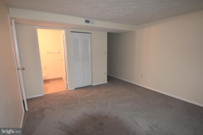 Building Photo - 830 Heather Ridge Dr