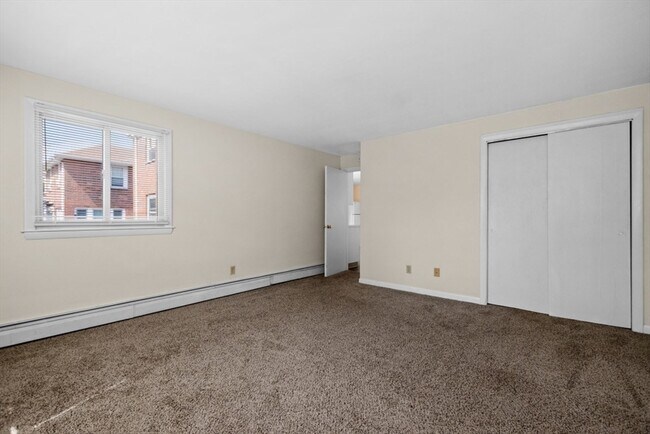 Building Photo - 623 Quincy Shore Dr