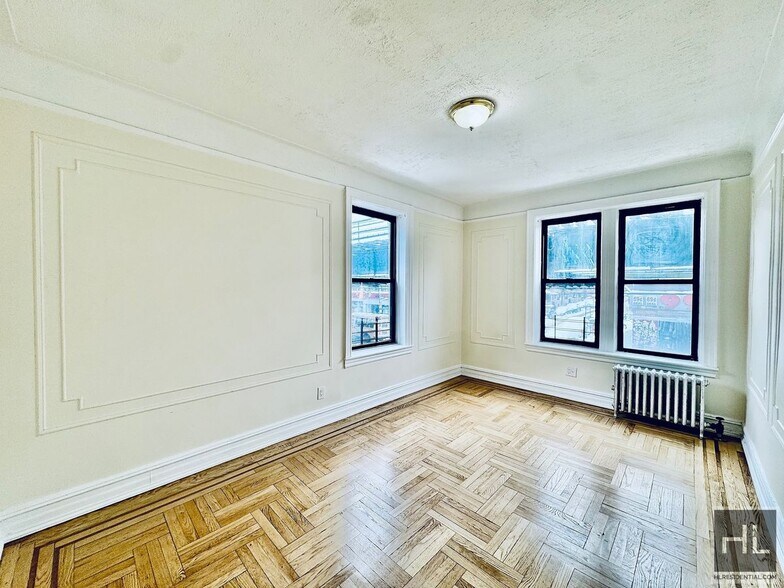 Building Photo - 79 STREET Stunning 2 bedroom close to all