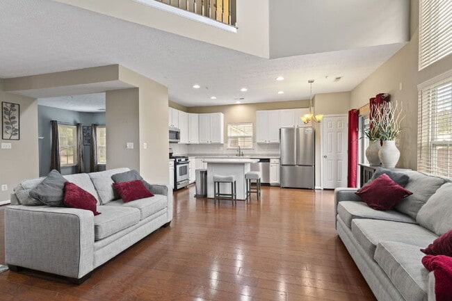 Building Photo - 212 Merlin Dr