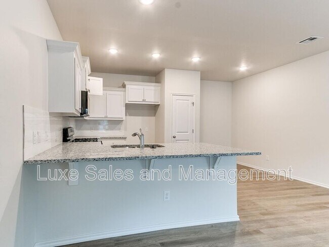 Building Photo - 3801 Franks Wy