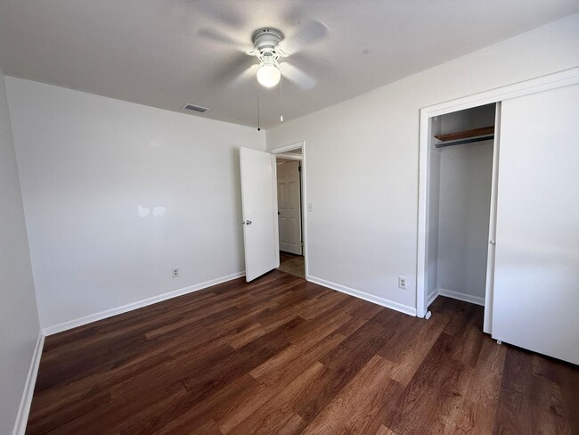 Building Photo - $1550 - Sweet 3/1 Ranch Style Home in Arlington