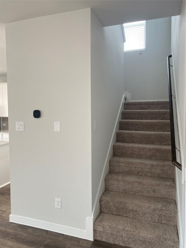 Building Photo - 122 Alset Dr